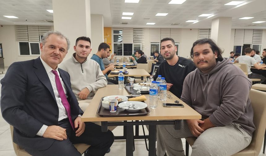 ALKÜ Rektör yardımcıları öğrencilerin taleplerini dinledi