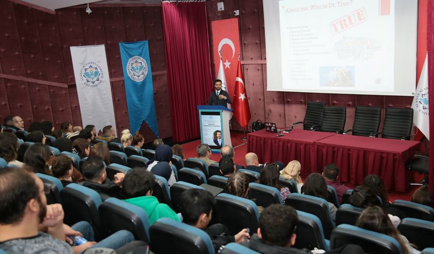 ALKÜ’de yurt dışında eğitim konuşuldu