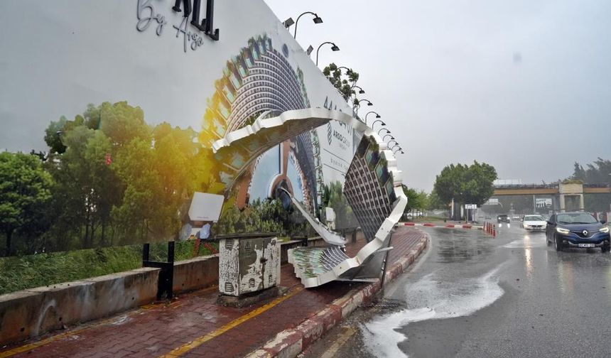 Sarı kodla uyarılan Antalya’da şiddetli rüzgar etkili oluyor