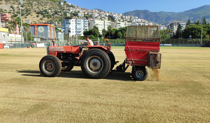 Alanya'nın sahalarında kışlık bakım çalışmaları