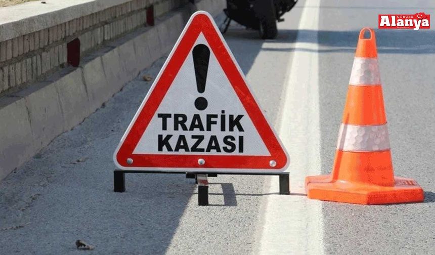Alanya’da otomobil ile motosiklet çarpıştı: 2 yaralı