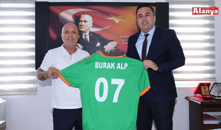 Alanyaspor’dan Vergi Dairesi Müdürü Burak Alp’e ziyaret