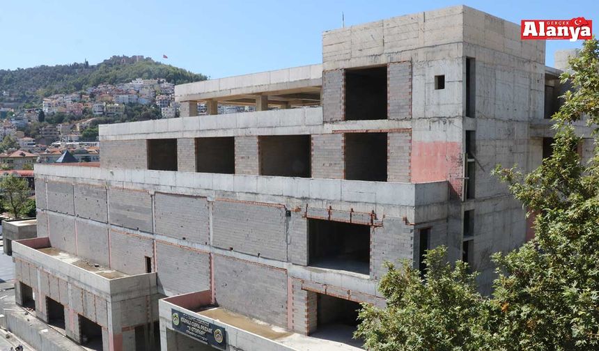 ALANYA'DAKİ DEV RPOJE KADERİNE TERK EDİLDİ