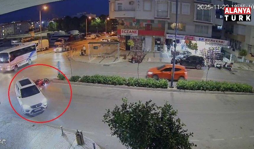 Sürücünün kararsızlığı motosikletliyi hastanelik etti