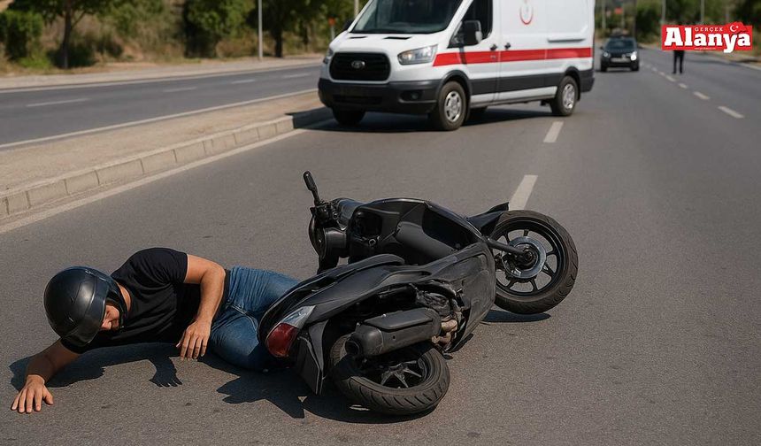 Alanya’da dikkatsiz sürücü motosikletten düştü