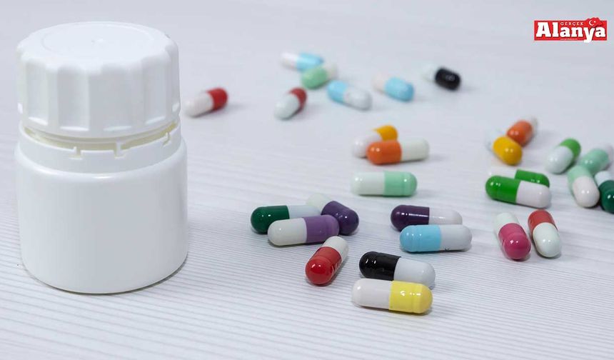 Alanya’da hap içerek canına kıymak istedi