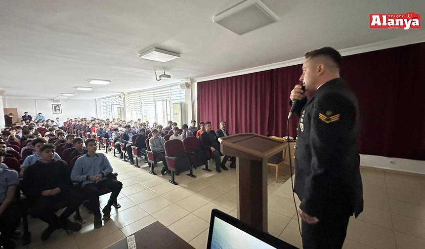 Alanya'da gençlere mavi vatan anlatıldı