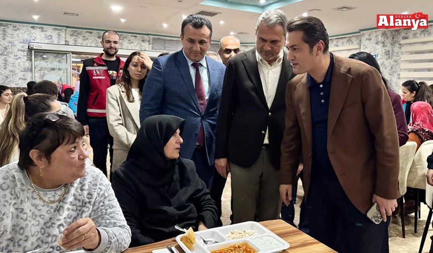 Kaymakam Öztürk afetten etkilenen vatandaşlarla yemekte buluştu