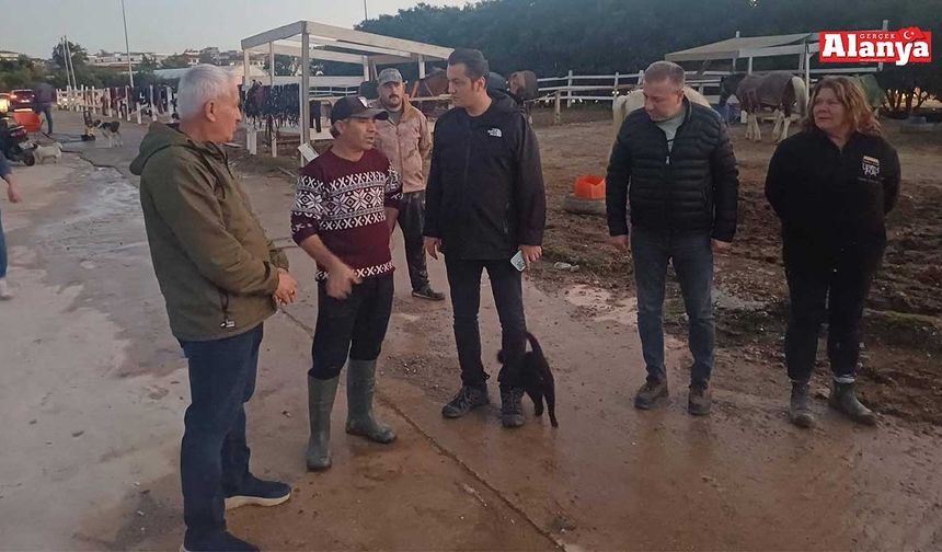 Kaymakam Öztürk vatandaşları dinledi