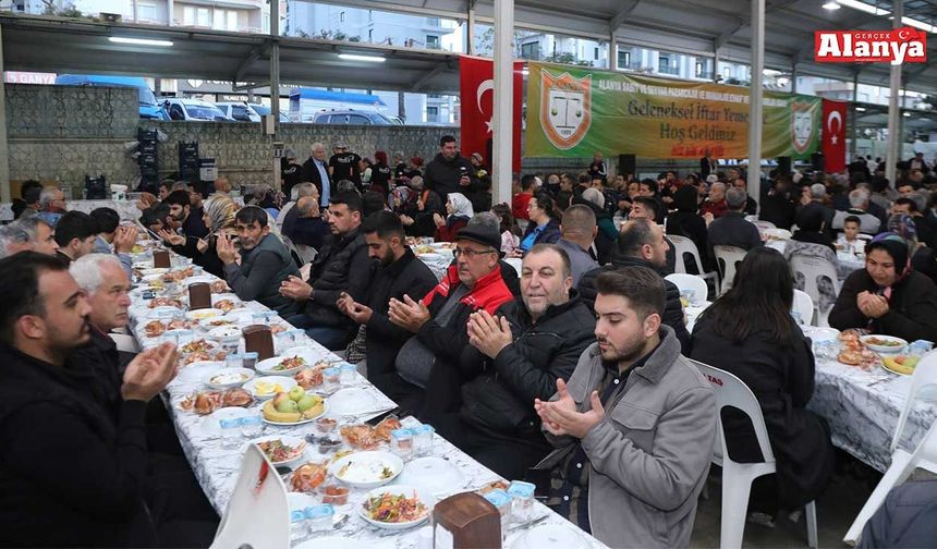 Pazarcılar odası üyeleri iftarda buluştu