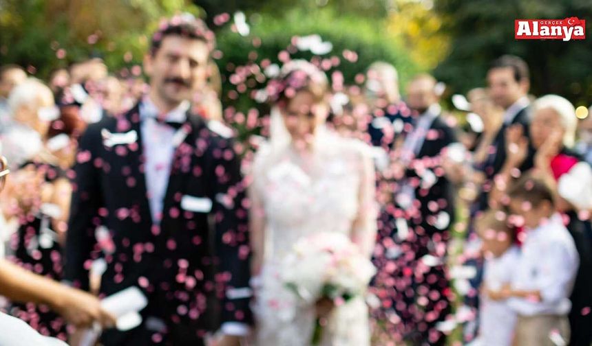 Alanya'da evlenecek çiftlere 500 bin TL destek!
