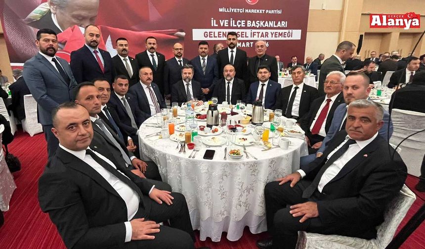 Mustafa Sünbül, Devlet Bahçeli’nin düzenlediği iftara katıldı