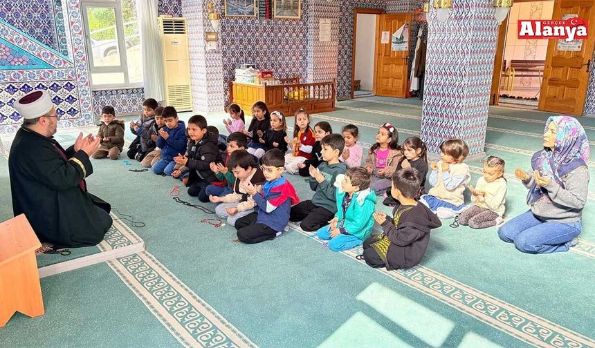 Alanya’da öğrenciler milli manevi değerleri yerinde tanıdı