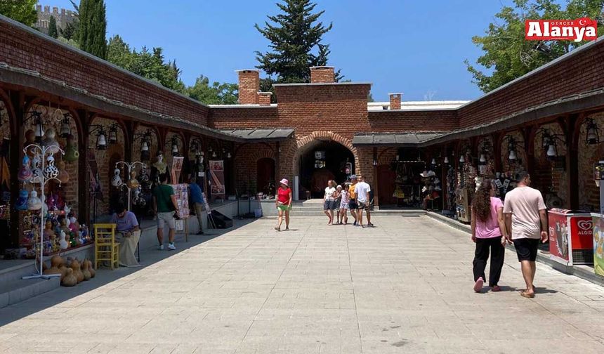 Alanya Bedesten Çarşısı'nda sözleşme tedirginliği