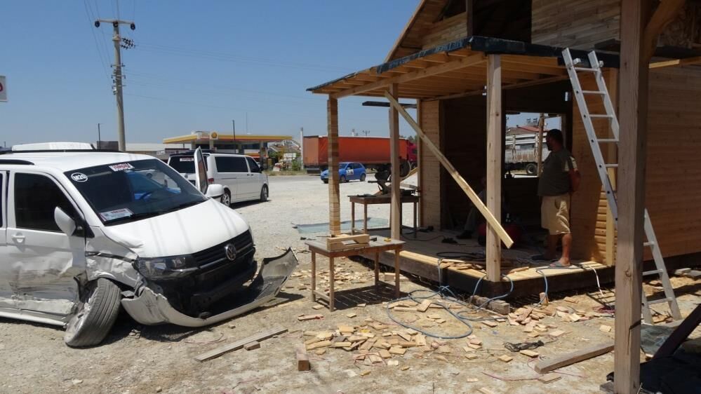 Sürekli kaza olan o yolda sürücülerin ölümden döndüğü anlar kamerada