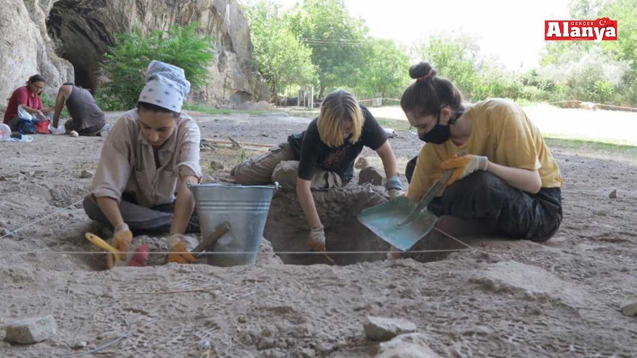 AÜ’den bilim dünyasına ışık tutan çalışma