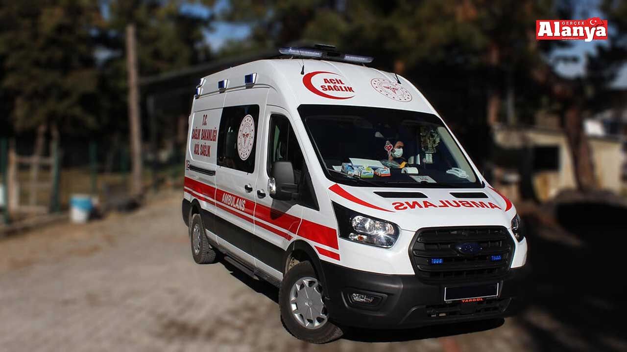 Alanya’da otomobil ile motosiklet çarpıştı: 1 yaralı